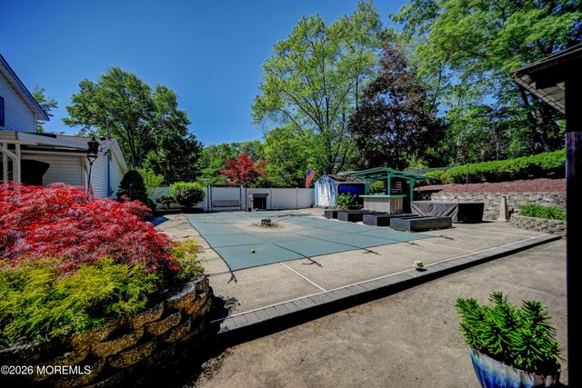 2 Dover Street, Jackson, NJ 08527
