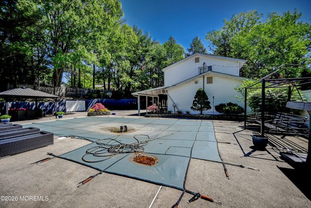 2 Dover Street, Jackson, NJ 08527