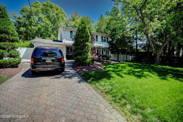 2 Dover Street, Jackson, NJ 08527