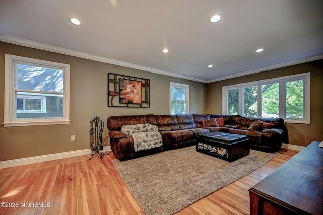 2 Dover Street, Jackson, NJ 08527