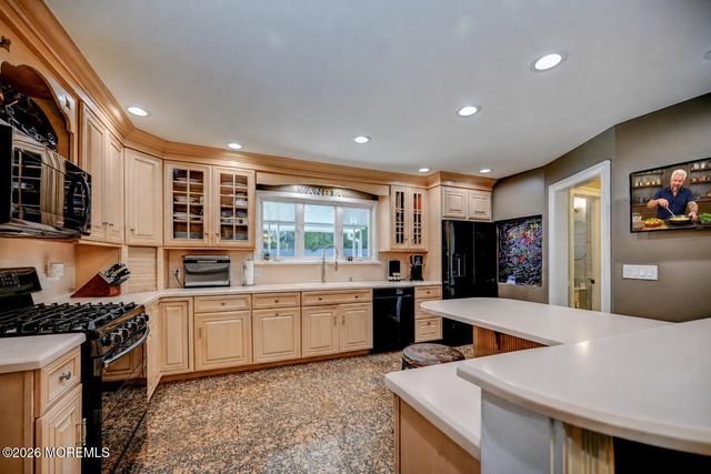 2 Dover Street, Jackson, NJ 08527