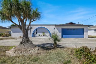3926 Country Club BLVD, Cape Coral, FL 33904