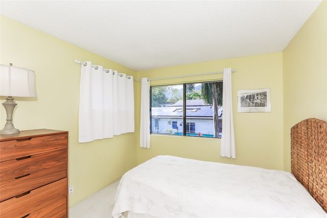 47-766 Kamehameha Highway, Kaneohe, HI 96744