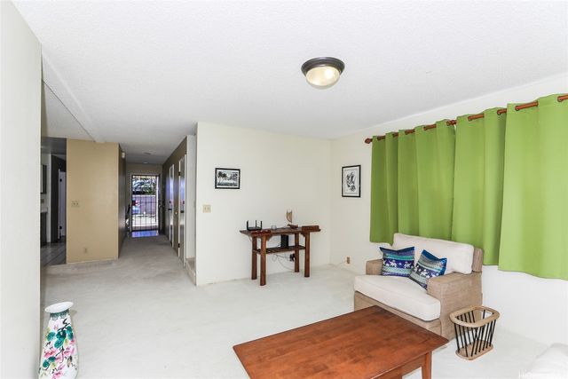 47-766 Kamehameha Highway, Kaneohe, HI 96744