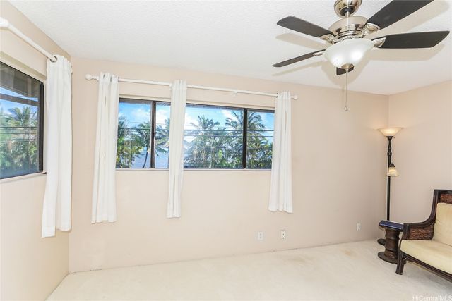 47-766 Kamehameha Highway, Kaneohe, HI 96744