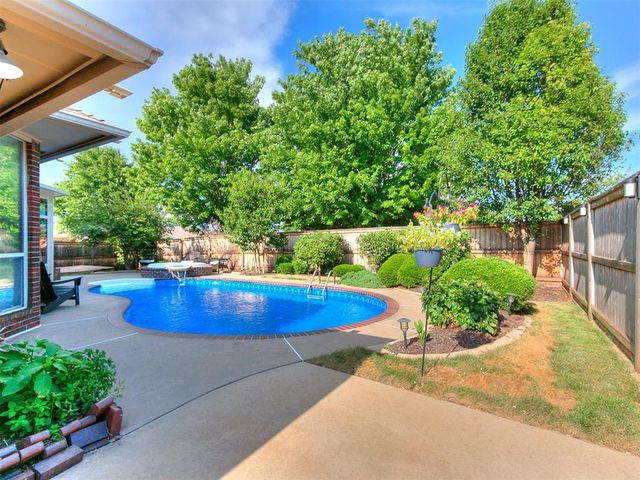 15500 Stepping Stone Court, Oklahoma City, OK 73170