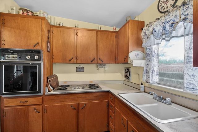 710 TWIN OAKS LANE, Eustis, FL 32726