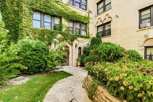 5655 N Spaulding Avenue 3E, Chicago, IL 60659