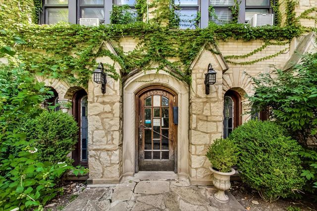 5655 N Spaulding Avenue 3E, Chicago, IL 60659