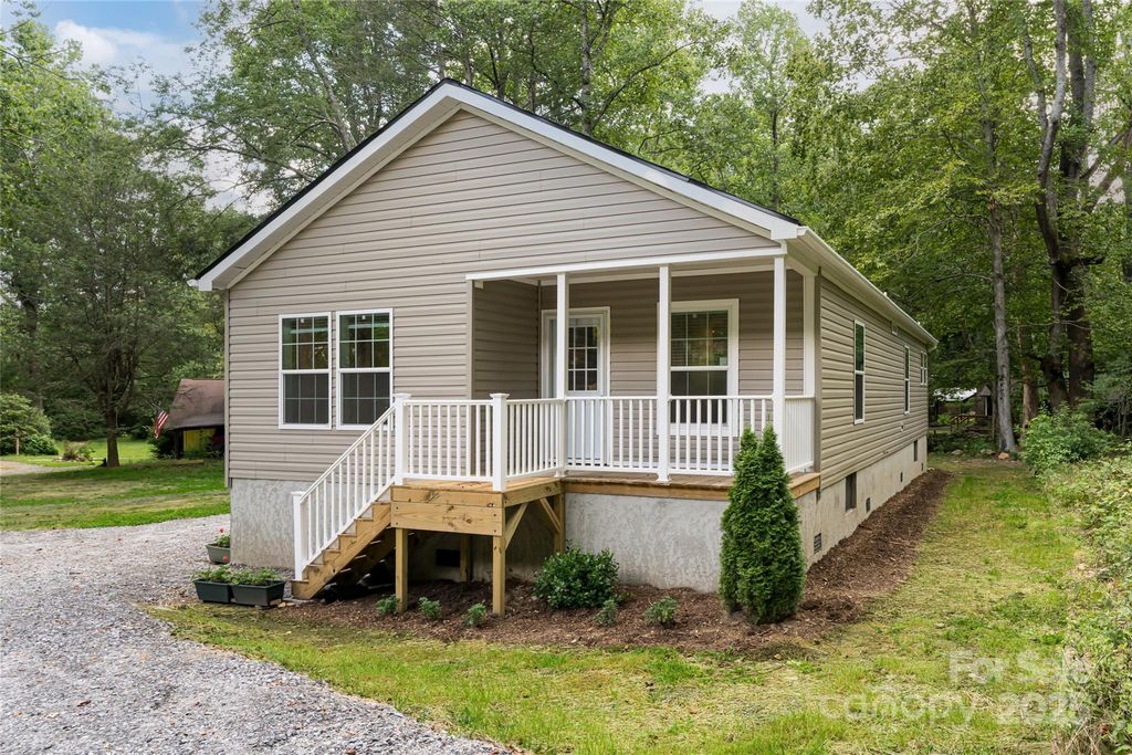 321 Flat Creek Road, Black Mountain, NC 28711
