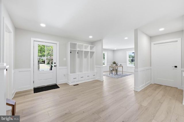 83 LAKESHORE DR, Hammonton, NJ 08037