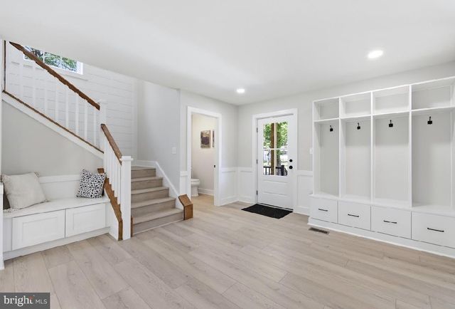 83 LAKESHORE DR, Hammonton, NJ 08037