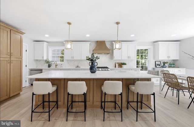 83 LAKESHORE DR, Hammonton, NJ 08037