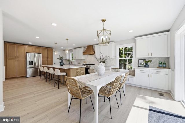 83 LAKESHORE DR, Hammonton, NJ 08037