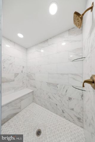 83 LAKESHORE DR, Hammonton, NJ 08037