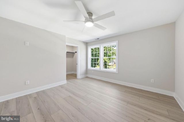 83 LAKESHORE DR, Hammonton, NJ 08037