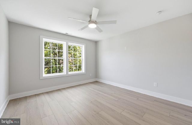 83 LAKESHORE DR, Hammonton, NJ 08037