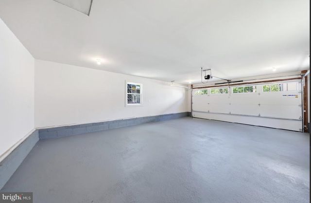 83 LAKESHORE DR, Hammonton, NJ 08037