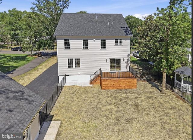 83 LAKESHORE DR, Hammonton, NJ 08037