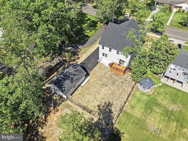 83 LAKESHORE DR, Hammonton, NJ 08037