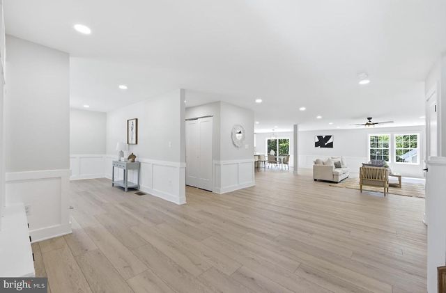 83 LAKESHORE DR, Hammonton, NJ 08037