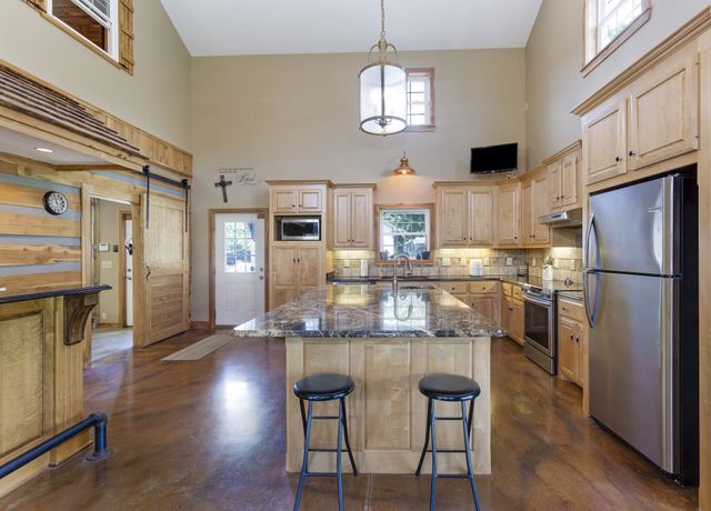 6090 Dividing Ridge Rd, Goodlettsville, TN 37072