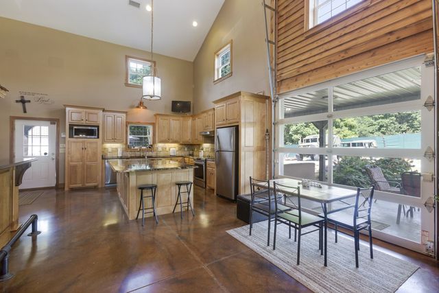 6090 Dividing Ridge Rd, Goodlettsville, TN 37072