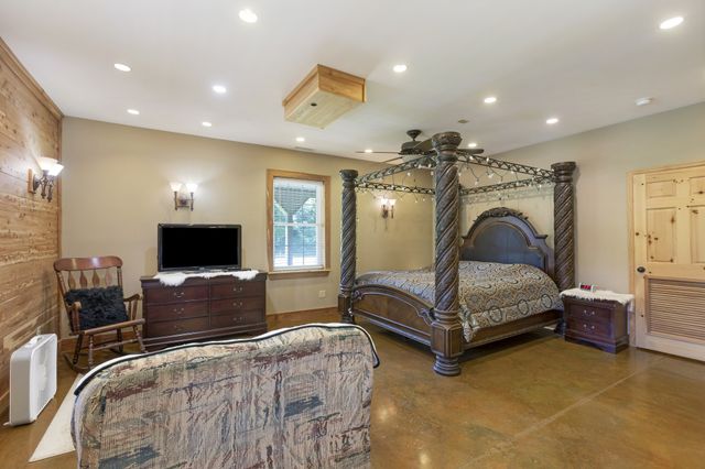 6090 Dividing Ridge Rd, Goodlettsville, TN 37072