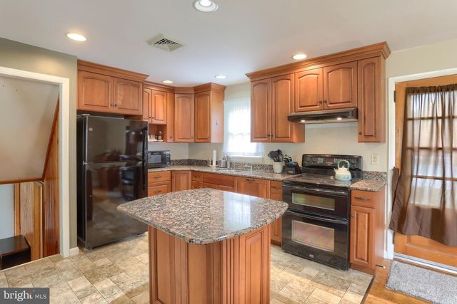 1002 S 2ND AVENUE, Lebanon, PA 17042