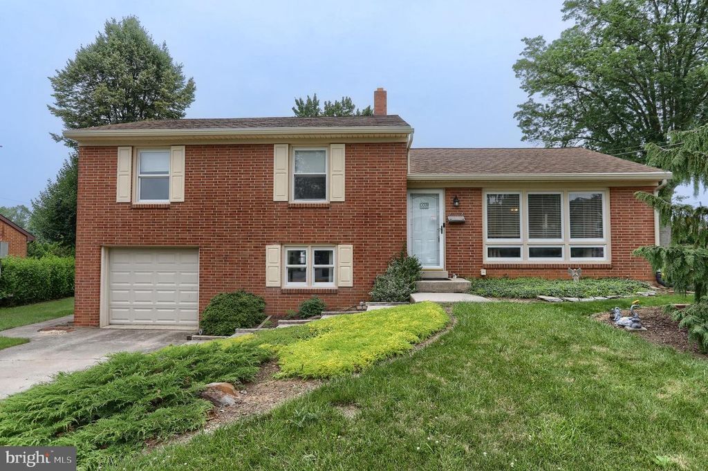 1002 S 2ND AVENUE, Lebanon, PA 17042