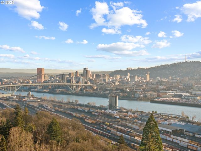 2384 N BLANDENA St, Portland, OR 97217
