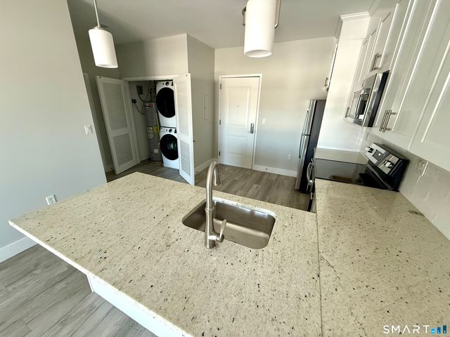 502 Howe Avenue 302, Shelton, CT 06484