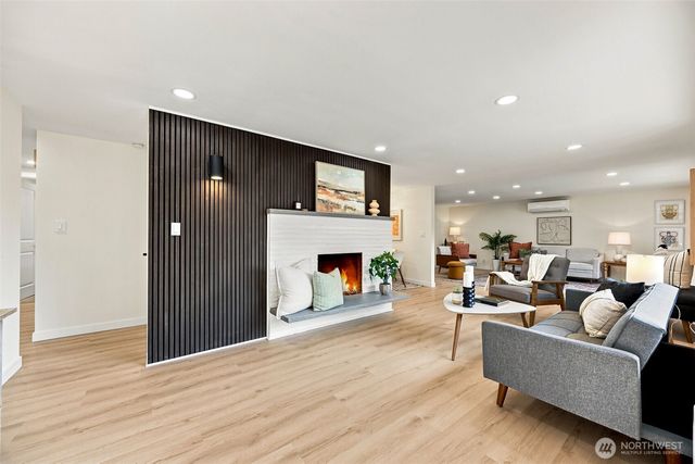 2538 NE 107th Street, Seattle, WA 98125