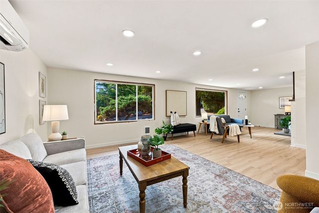 2538 NE 107th Street, Seattle, WA 98125