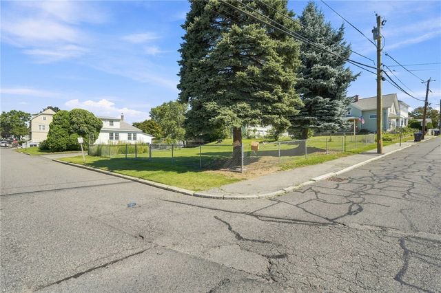 7 Old Whipple Street, Cumberland, RI 02864