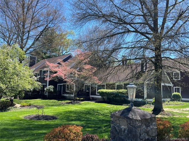 1 Heritage Drive E, Harriman, NY 10926