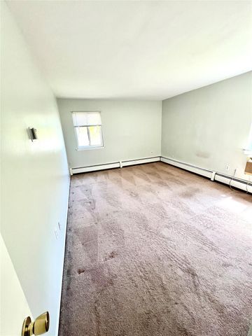 1 Heritage Drive E, Harriman, NY 10926