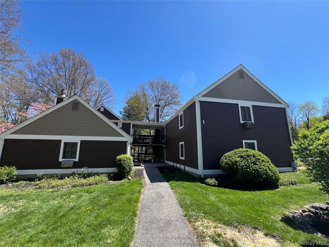 1 Heritage Drive E, Harriman, NY 10926