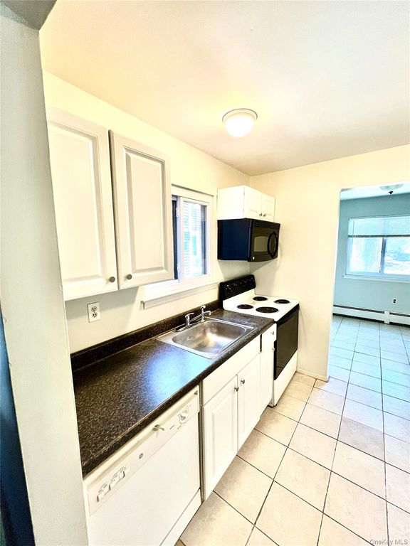1 Heritage Drive E, Harriman, NY 10926