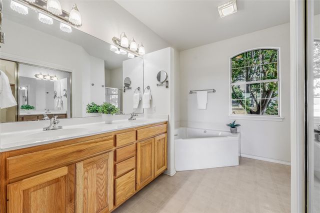 18906 Venture DR, Point Venture, TX 78645