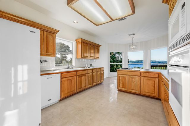18906 Venture DR, Point Venture, TX 78645