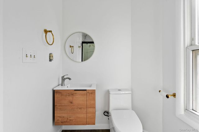 87 Winnikee Avenue, Poughkeepsie, NY 12601