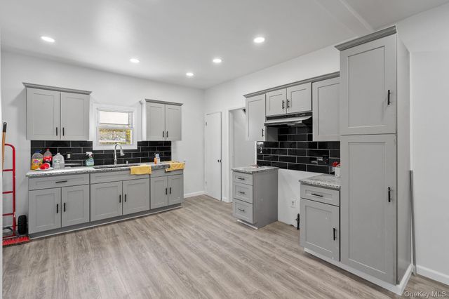 87 Winnikee Avenue, Poughkeepsie, NY 12601