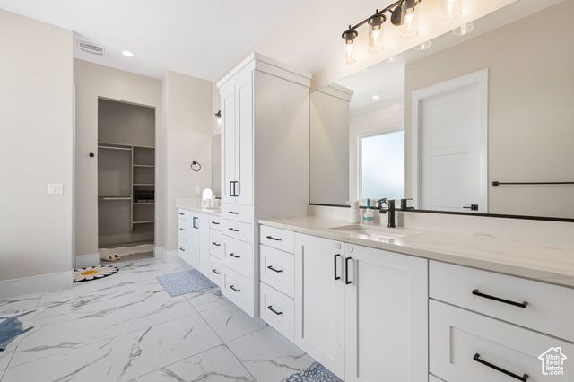 4370 S SECRETARIAT DR, Washington, UT 84780