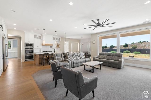 4370 S SECRETARIAT DR, Washington, UT 84780