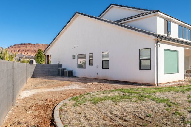 4370 S SECRETARIAT DR, Washington, UT 84780