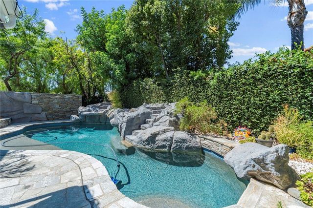 3 Snowdon, Rancho Santa Margarita, CA 92679