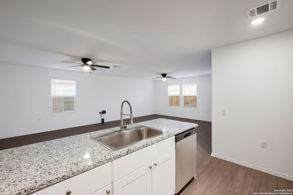 1019 Crenshaw Way, San Antonio, TX 78221