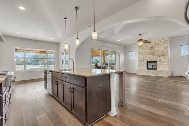 216 Cimarron Hills TRL E, Georgetown, TX 78628