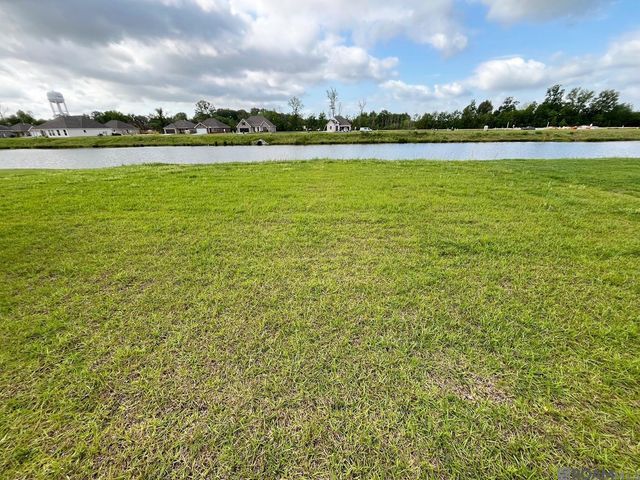1574 Old Tucson Ave, Zachary, LA 70791